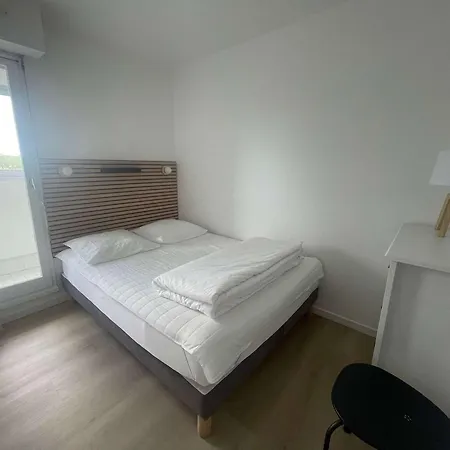 Apartment T2 A La Grande-motte, Proche Et Commerces, Parking Prive - Fr-1-328-224
