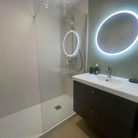 Apartment T2 A La Grande-motte, Proche Et Commerces, Parking Prive - Fr-1-328-224